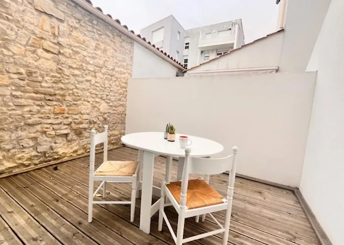 With Terrace Near The Old Port Apartamento